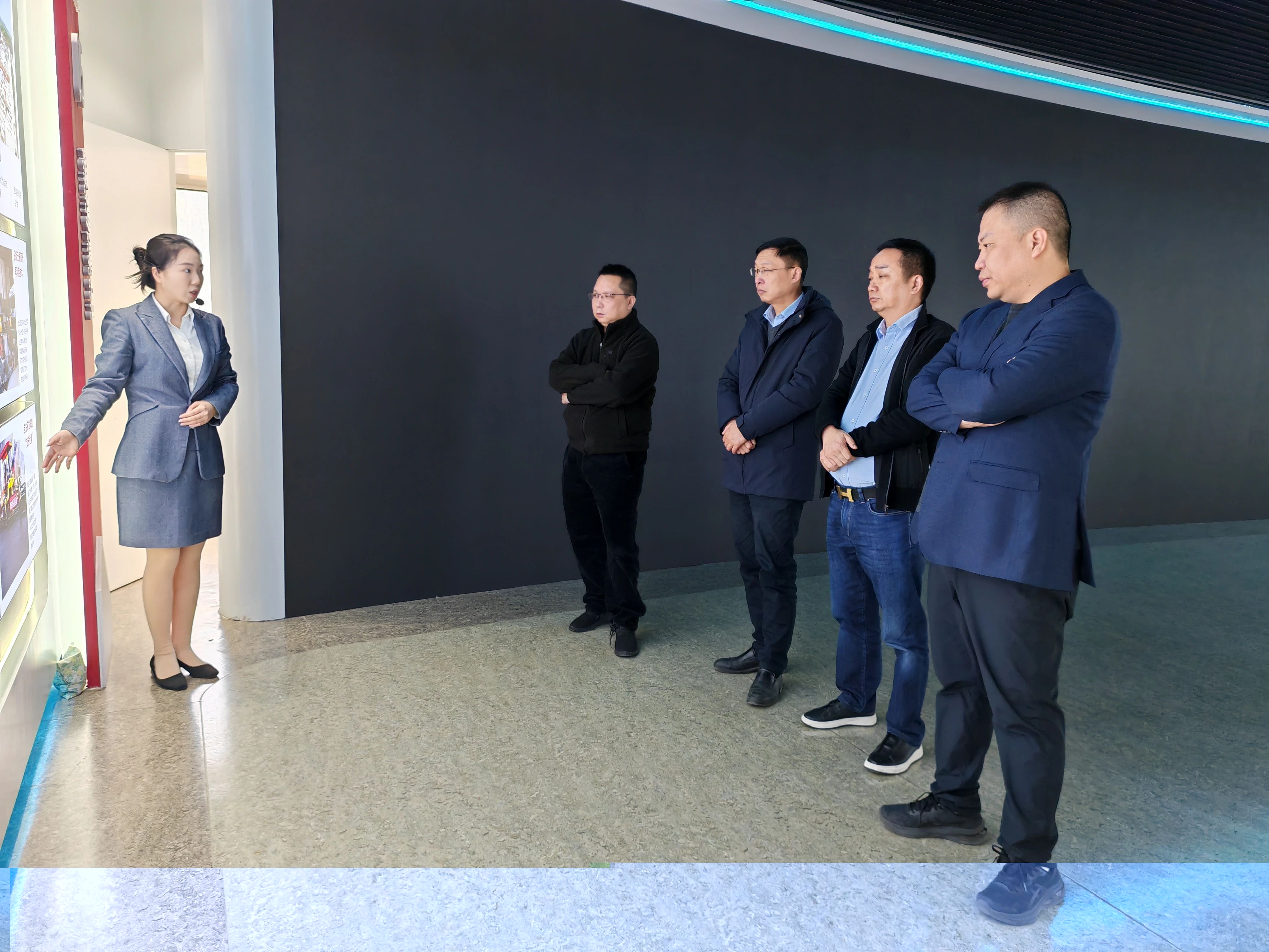 1736924842320708.jpg 1736924842320708.jpg